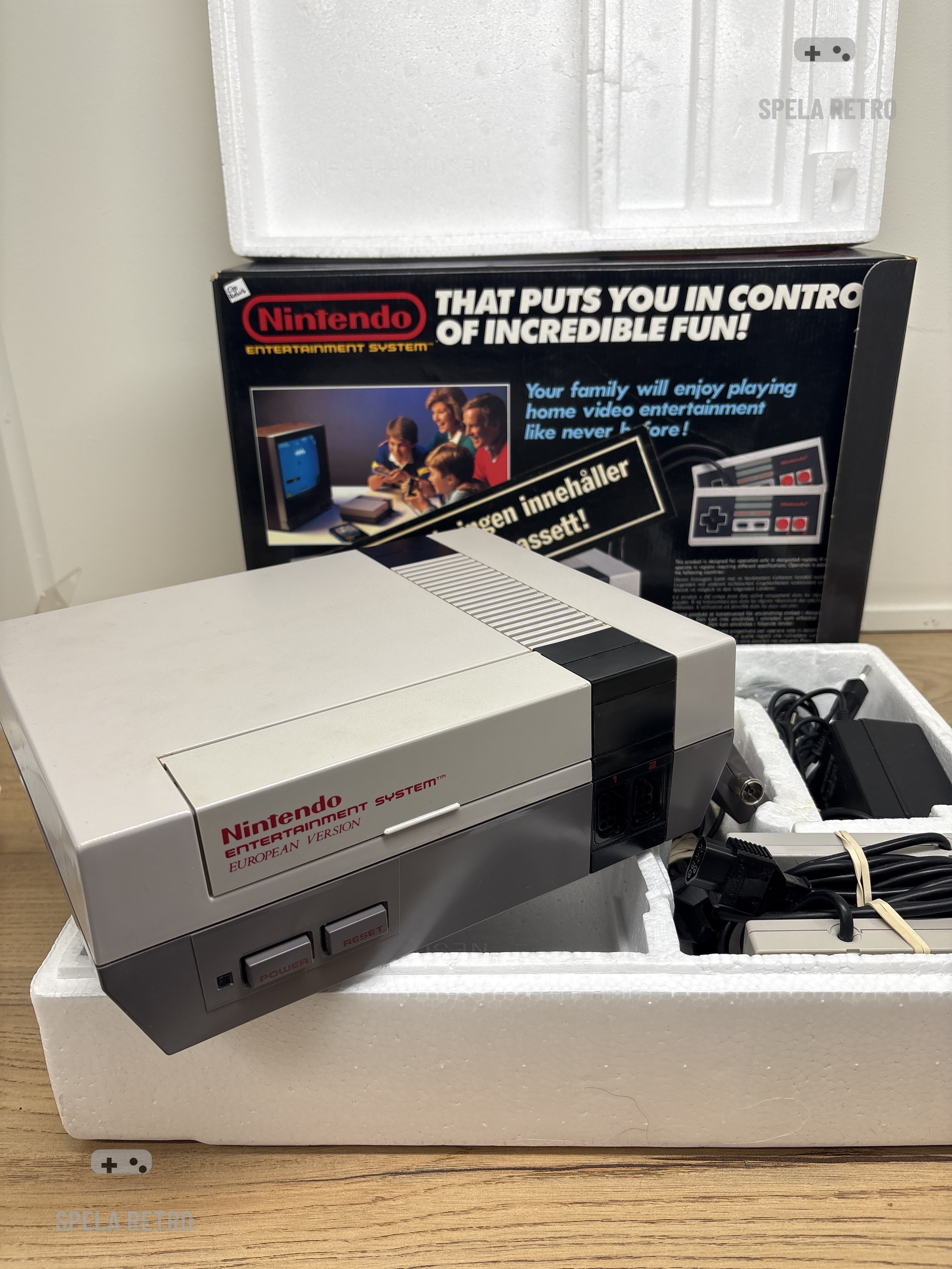 Nintendo Entertainment System - NES 8bit (Boxed)